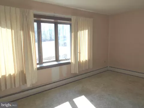Living - 16746 Ridge Rd, Upperco, MD 21155 photo 3 of 3