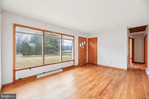 Living - 5403 5th Ave, Upperco, MD 21155 photo 1 of 2