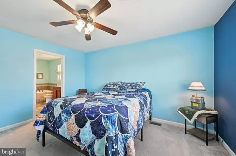 Bedroom - 3200 Grace Rd, Sparrows Point, MD 21219 photo 5 of 10