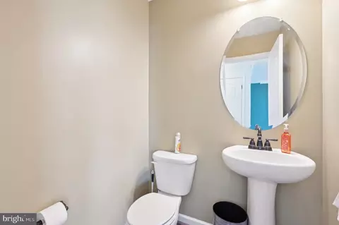 Entry Way - 3200 Grace Rd, Sparrows Point, MD 21219 photo 5 of 11