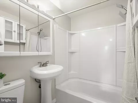 948 Regina Dr, Halethorpe, MD 21227 photo 25