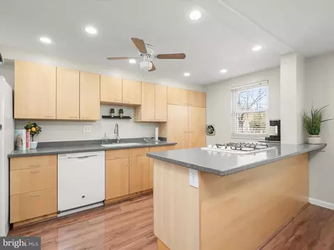 948 Regina Dr, Halethorpe, MD 21227 photo 13