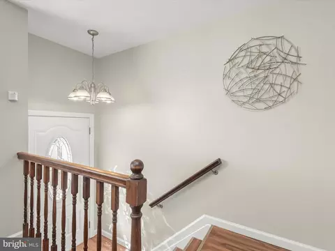 948 Regina Dr, Halethorpe, MD 21227 photo 4