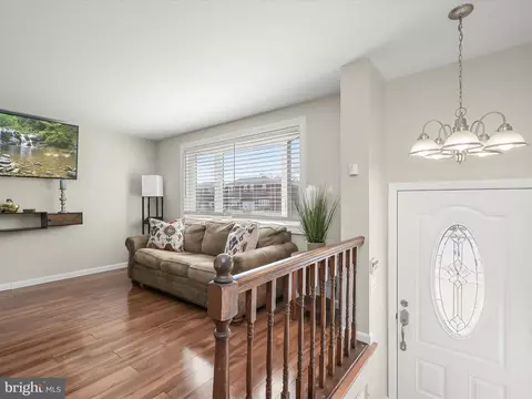 948 Regina Dr, Halethorpe, MD 21227 photo 5