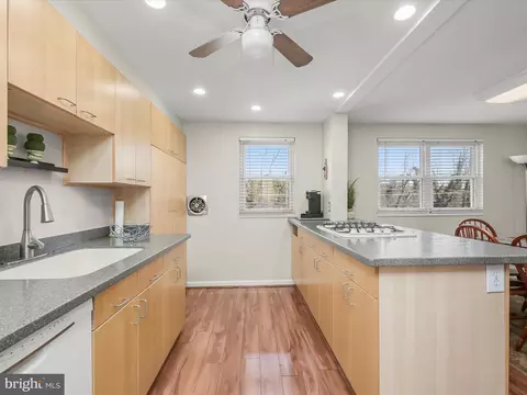 948 Regina Dr, Halethorpe, MD 21227 photo 15