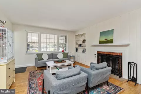Living - 1002 Saint Albans Rd, Baltimore, MD 21239 photo 2 of 3