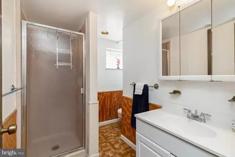 Bath - 1002 Saint Albans Rd, Baltimore, MD 21239 photo 3 of 3