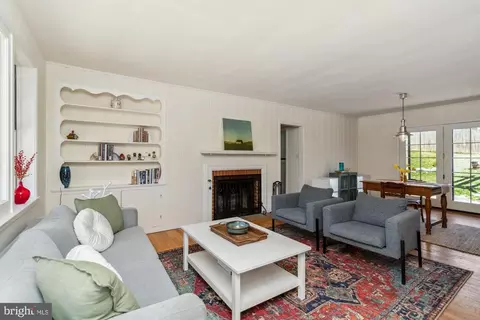 Living - 1002 Saint Albans Rd, Baltimore, MD 21239 photo 1 of 3