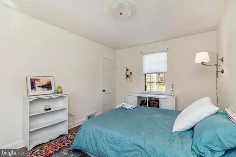 Bedroom - 1002 Saint Albans Rd, Baltimore, MD 21239 photo 2 of 3