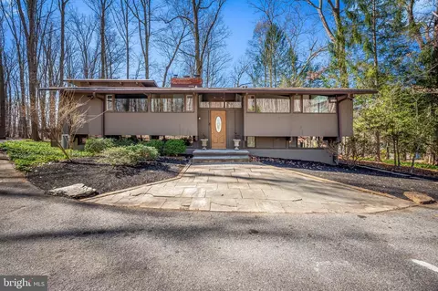 1817 Falls Rd, Parkton, MD 21120