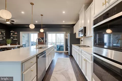 3070 Shaws Rd, Baltimore, MD 21219 photo 12