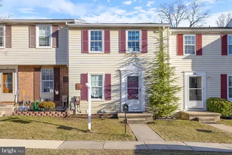 21 Hapsburg Ct, Parkville, MD 21234