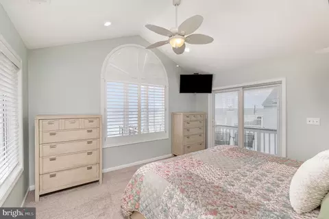 Bedroom - 9110 Chesapeake Ave, Sparrows Point, MD 21219 photo 1 of 11