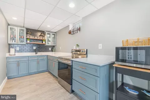 Kitchen - 9110 Chesapeake Ave, Sparrows Point, MD 21219 photo 11 of 12