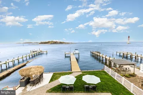 View/Area - 9110 Chesapeake Ave, Sparrows Point, MD 21219 photo 5 of 10