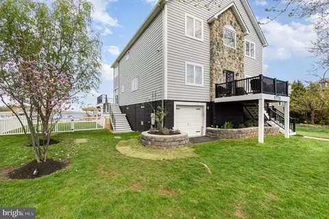 Exterior - 9110 Chesapeake Ave, Sparrows Point, MD 21219 photo 6 of 18