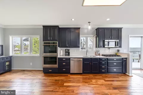 Kitchen - 9110 Chesapeake Ave, Sparrows Point, MD 21219 photo 7 of 12
