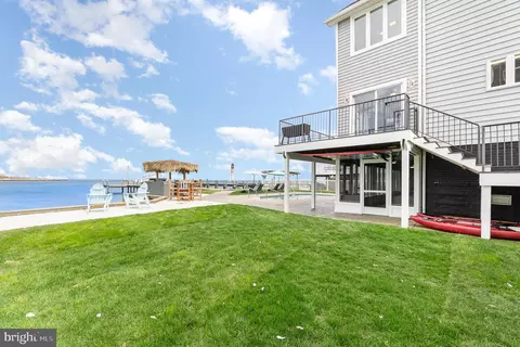 Exterior - 9110 Chesapeake Ave, Sparrows Point, MD 21219 photo 3 of 18