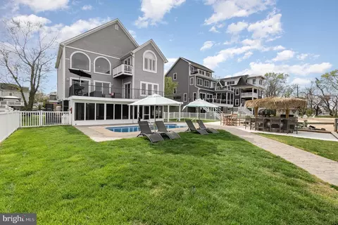Exterior - 9110 Chesapeake Ave, Sparrows Point, MD 21219 photo 4 of 18