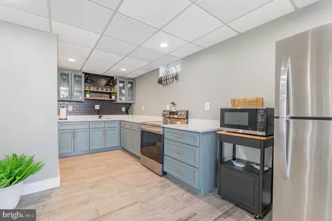 Kitchen - 9110 Chesapeake Ave, Sparrows Point, MD 21219 photo 10 of 12