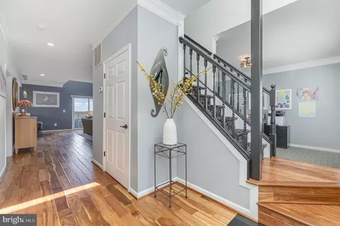 Entry Way - 9110 Chesapeake Ave, Sparrows Point, MD 21219 photo 1 of 14