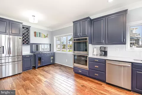 Kitchen - 9110 Chesapeake Ave, Sparrows Point, MD 21219 photo 4 of 12