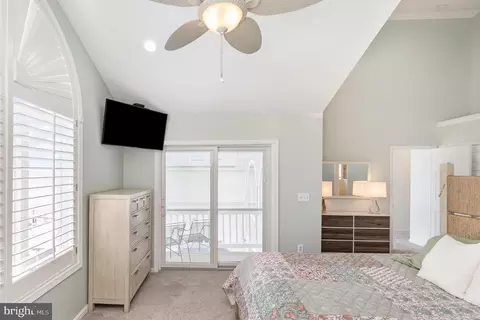 Bedroom - 9110 Chesapeake Ave, Sparrows Point, MD 21219 photo 4 of 11