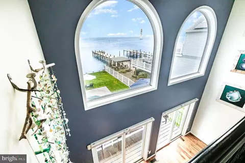 Entry Way - 9110 Chesapeake Ave, Sparrows Point, MD 21219 photo 11 of 14