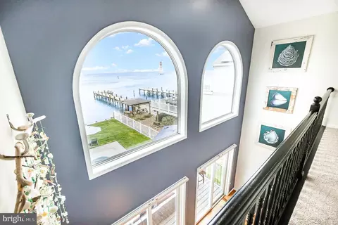 Entry Way - 9110 Chesapeake Ave, Sparrows Point, MD 21219 photo 8 of 14