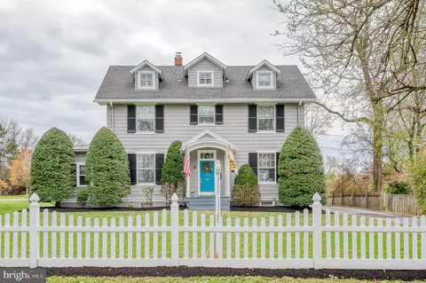 6 S Belle Grove Rd, Catonsville, MD 21228