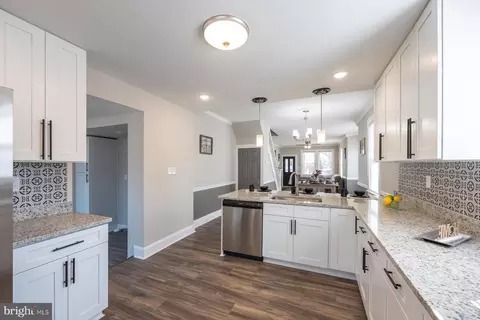 Entry Way - 7508 Brightside Ave, Rosedale, MD 21237 photo 4 of 8