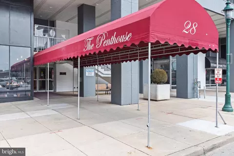 28 Allegheny Ave #812, Towson, MD 21204