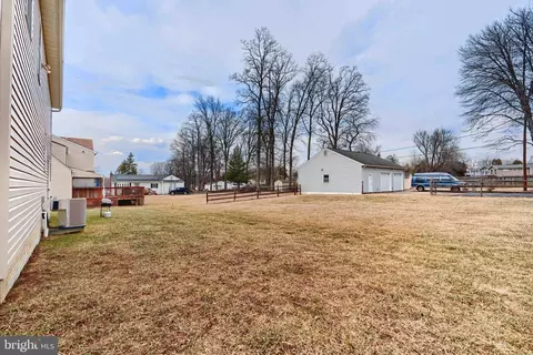 Exterior - 8002 Parks Ln, Windsor Mill, MD 21244 photo 3 of 3