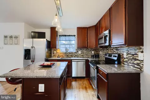 Kitchen - 8002 Parks Ln, Windsor Mill, MD 21244 photo 2 of 3