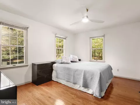 Bedroom - 13719 Killarney Ct, Phoenix, MD 21131 photo 9 of 12