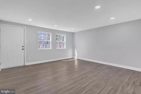 Living - 815 5th Ave, Baltimore, MD 21227 photo 1 of 3