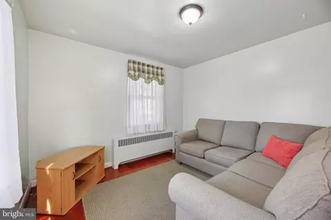 Living - 5238 Benson Ave, Halethorpe, MD 21227 photo 3 of 4