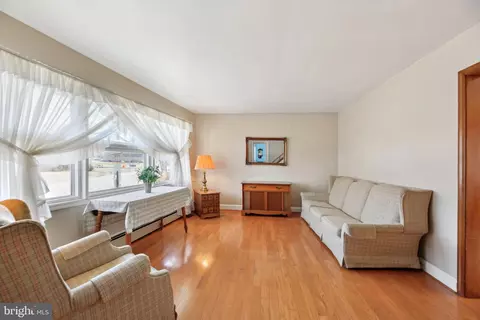 Living - 5238 Benson Ave, Halethorpe, MD 21227 photo 1 of 4