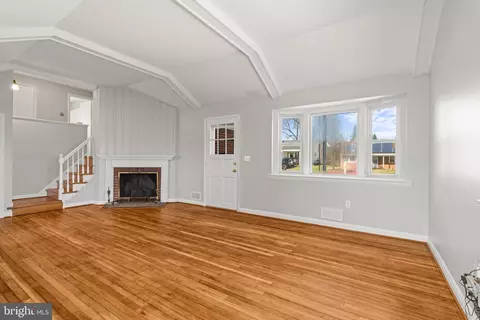 Living - 1407 Shefford Rd, Baltimore, MD 21239 photo 2 of 8