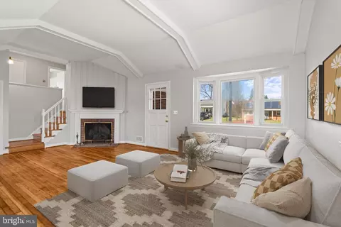 Living - 1407 Shefford Rd, Baltimore, MD 21239 photo 1 of 8