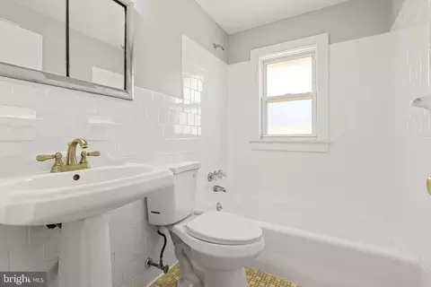 Bath - 1407 Shefford Rd, Baltimore, MD 21239 photo 2 of 2