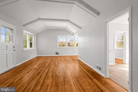 Living - 1407 Shefford Rd, Baltimore, MD 21239 photo 4 of 8