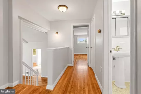 Entry Way - 1407 Shefford Rd, Baltimore, MD 21239 photo 2 of 2