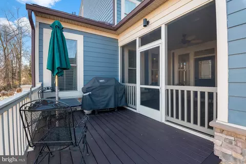 Exterior - 6918 Summit Cir, Baltimore, MD 21239 photo 5 of 6