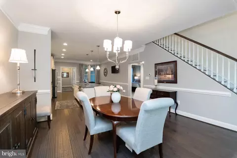 Entry Way - 6918 Summit Cir, Baltimore, MD 21239 photo 3 of 12