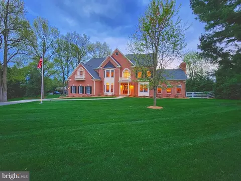 3139 Old Court Rd, Pikesville, MD 21208
