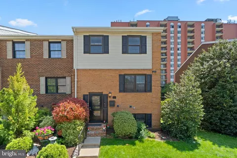 33 Theo Ln #33, Towson, MD 21204