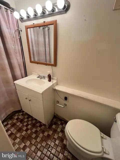 Bath - 8211 Beach Dr, Dundalk, MD 21222 photo 2 of 2