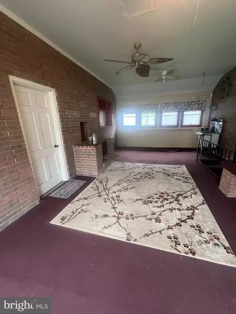 Exterior - 8211 Beach Dr, Dundalk, MD 21222 photo 3 of 8