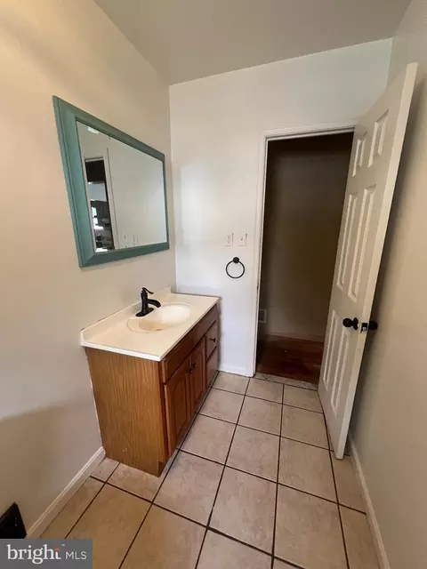 Bath - 8211 Beach Dr, Dundalk, MD 21222 photo 1 of 2